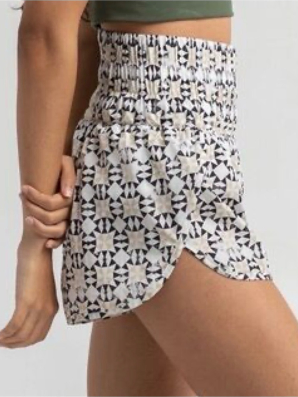 FP Movement Sz L “The Way Home” Trance Print Cream Black Shorts Free People